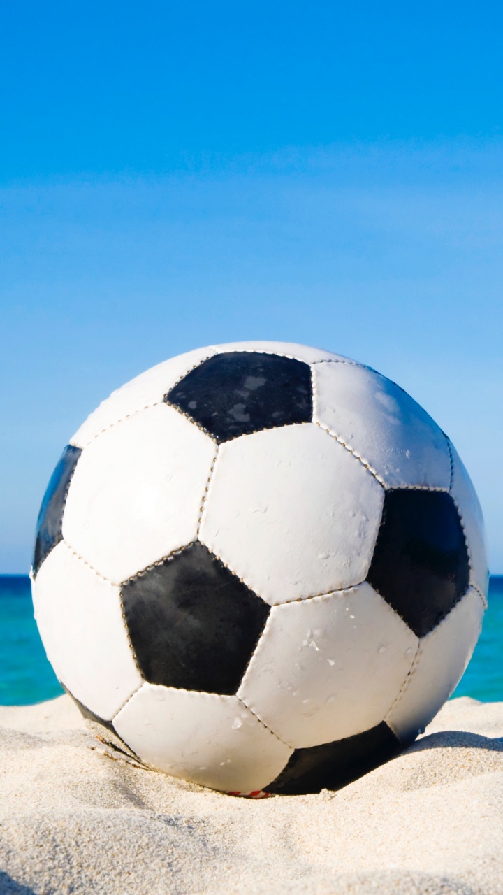 Обои пляжный футбол, пляж, мяч, футбол, футбольный мяч в разрешении 720x1280