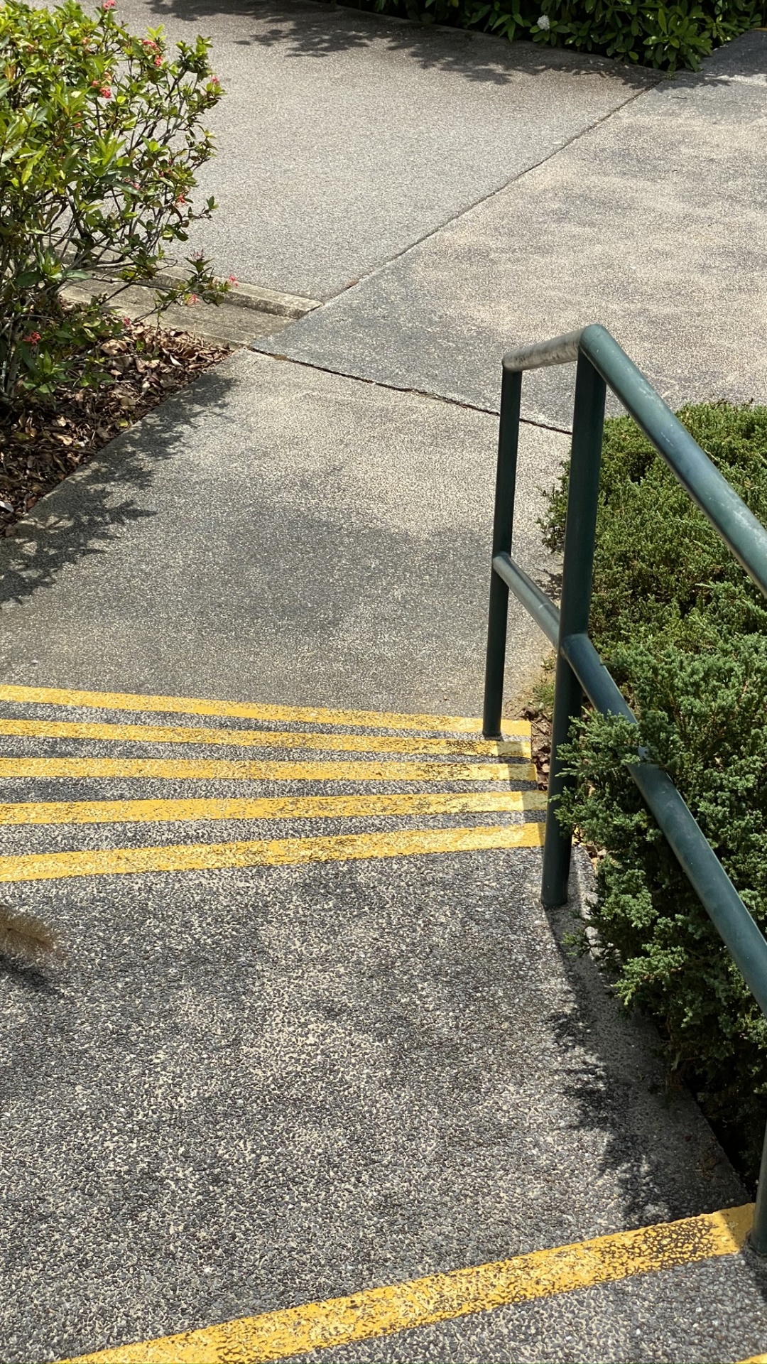 Обои путь, дорожное покрытие, тротуар, асфальт, математика в разрешении 1080x1920