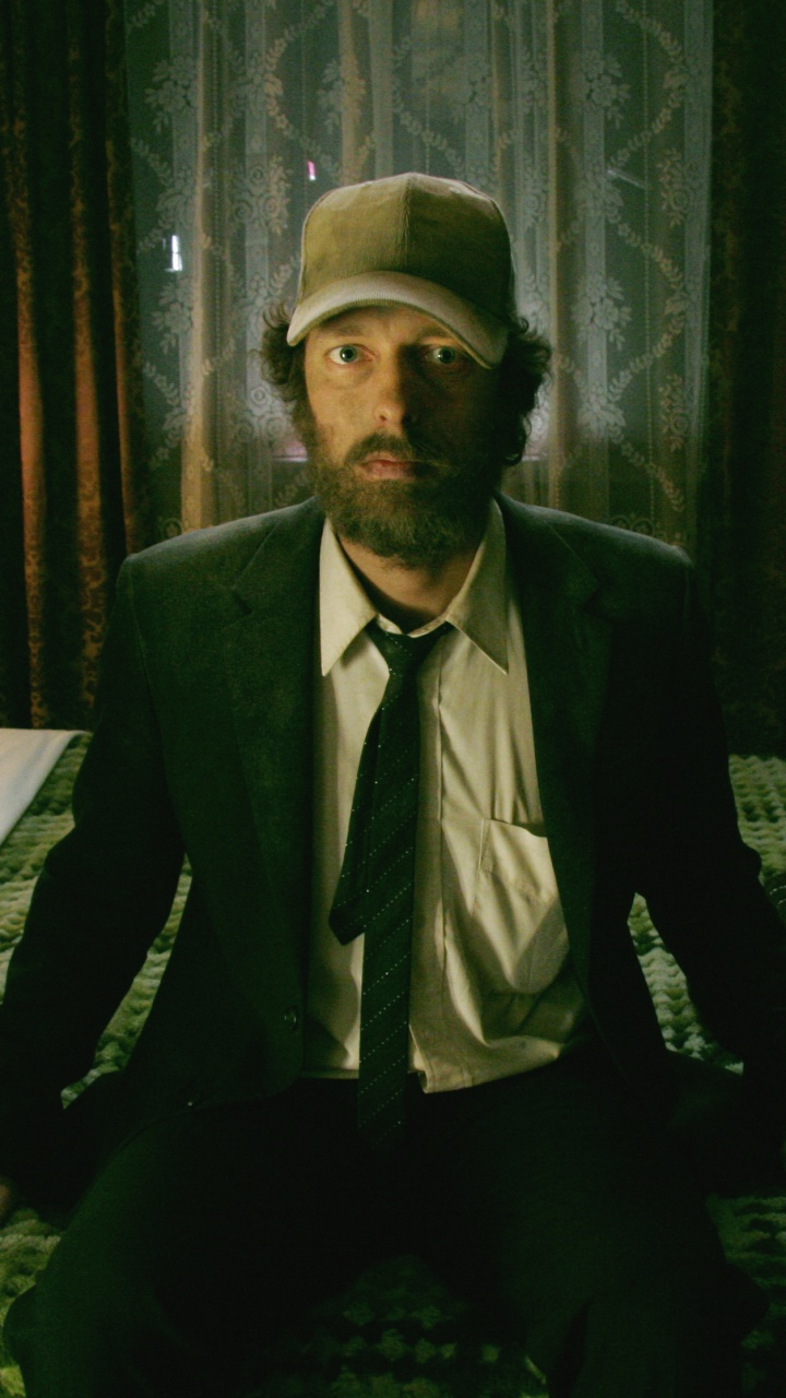 Обои Неуместный Человек, Тронд Фауса Aurvg, зеленый, волосы на лице, комната в разрешении 720x1280