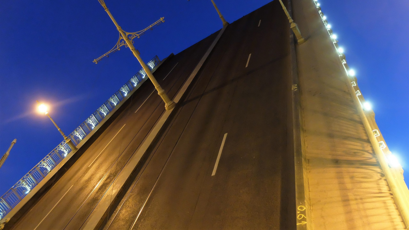 Обои ветряная мельница, энергия, ночь, архитектура, освещение в разрешении 1366x768