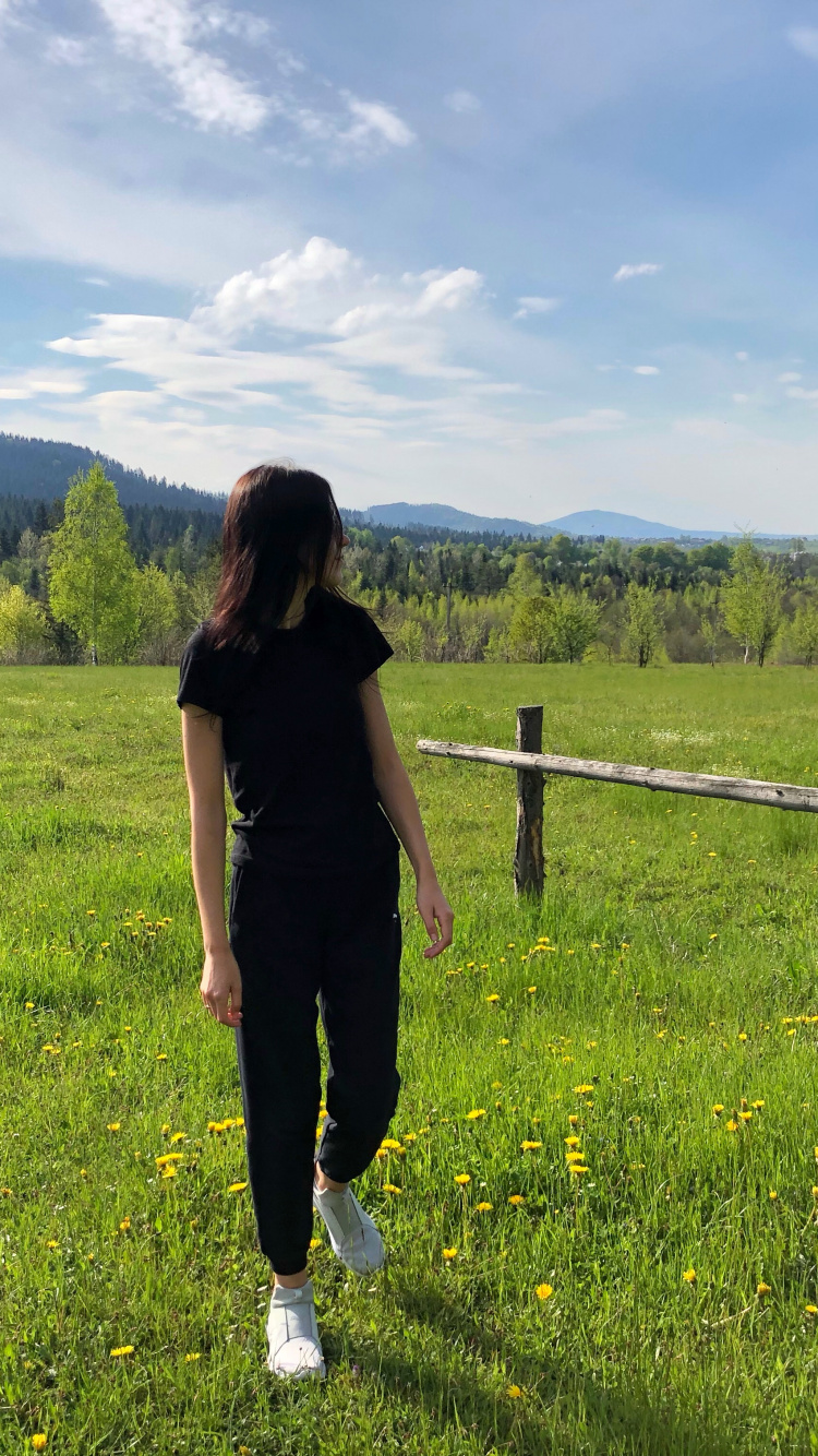 Обои сенокосное угодье, окружающая среда, выгон, Люди в природе, поле в разрешении 750x1334