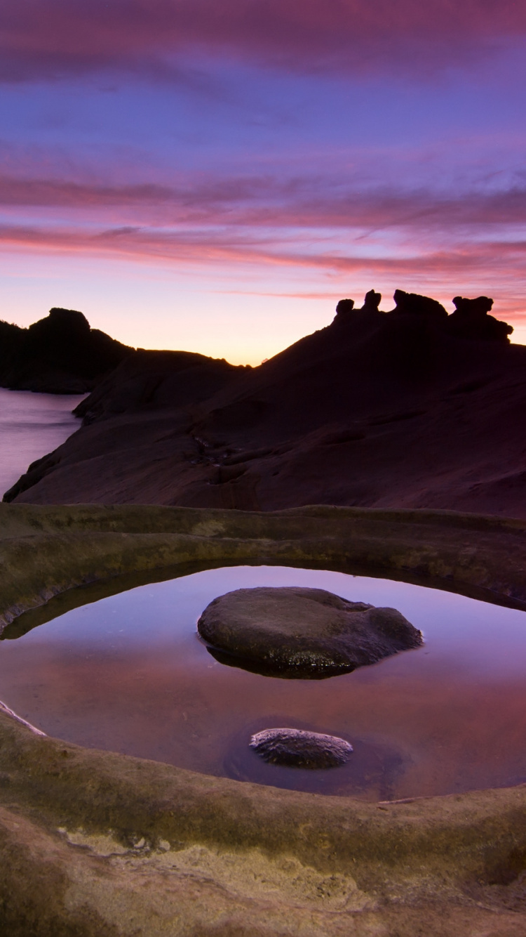 Обои природа, море, закат, рок, горизонт в разрешении 750x1334