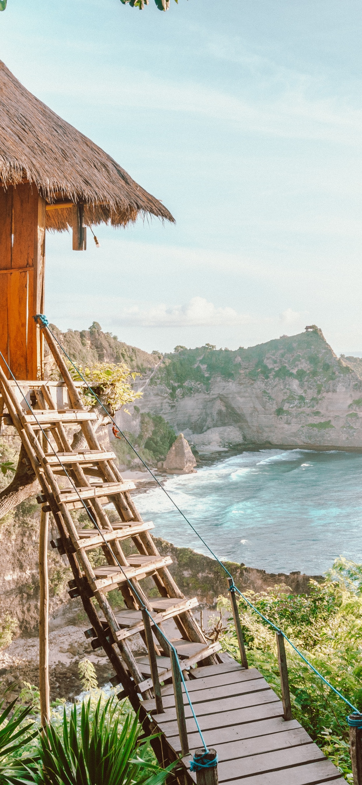Обои смотровая площадка тысячи островов, Сток утеса, Пляж Келингкинг Нуса Пенида, бали, Храм Гоа Гири Путри в разрешении 1242x2688