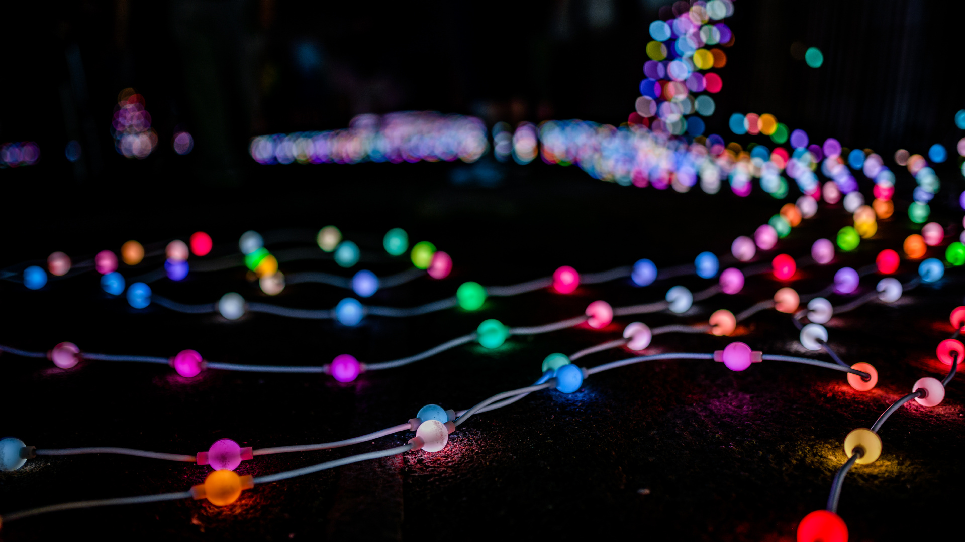 Обои вода, свет, освещение, ночь, темнота в разрешении 1920x1080