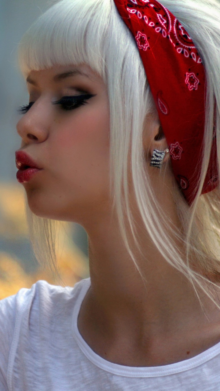 Обои блондин, пища, губа, еда, Тягу пищи в разрешении 720x1280