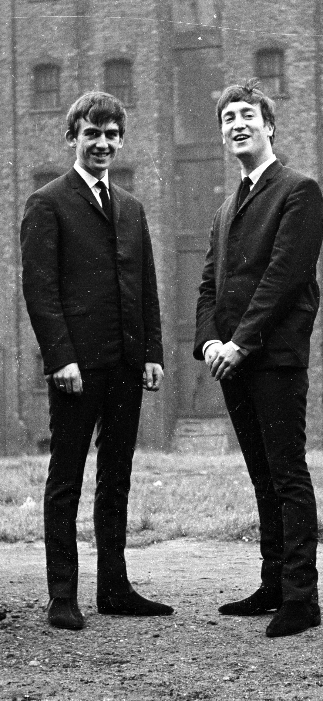 Обои The Beatles, стояние, фильм, мужчина, Соединённые Штаты Америки в разрешении 1125x2436