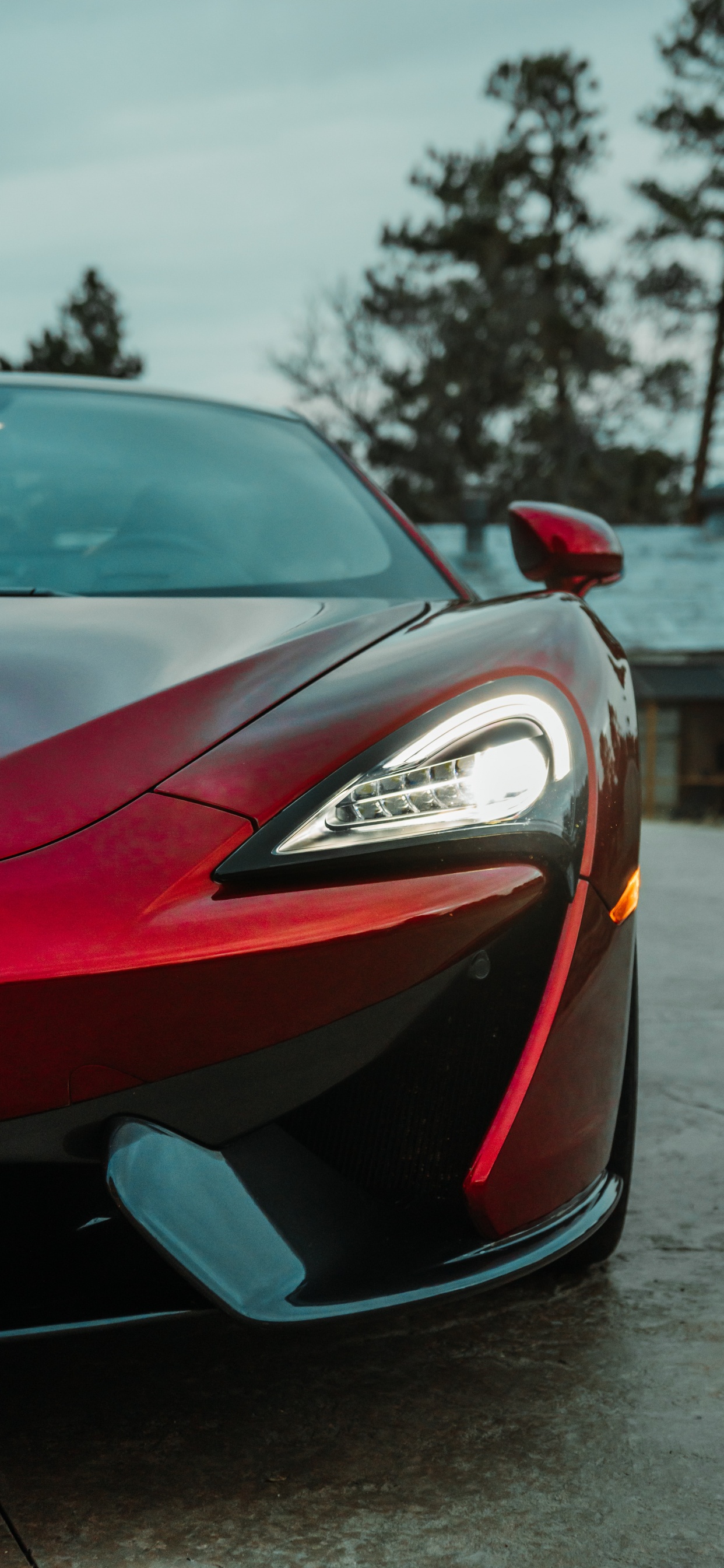 Обои фара суперкара, mclaren automotive, легковые автомобили, суперкар, спорткар в разрешении 1242x2688