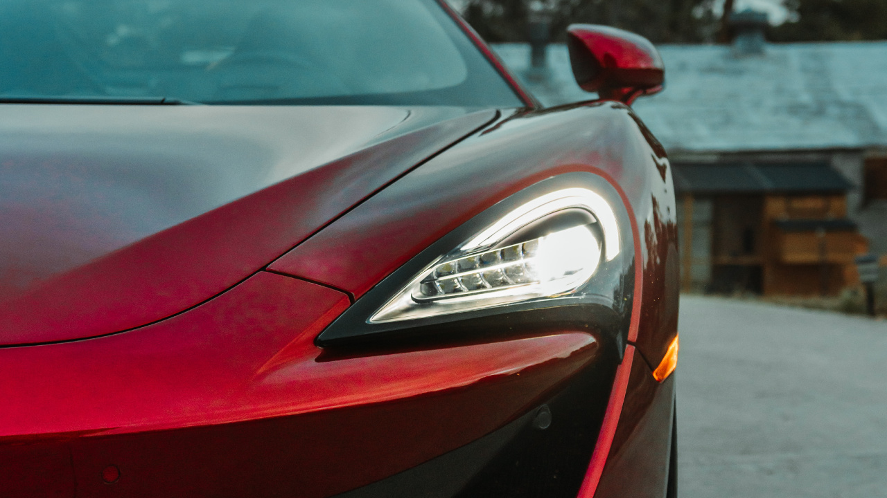 Обои фара суперкара, mclaren automotive, легковые автомобили, суперкар, спорткар в разрешении 1280x720