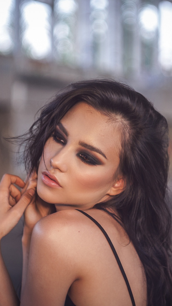 Обои красота, модель, волосы, лицо, губа в разрешении 720x1280