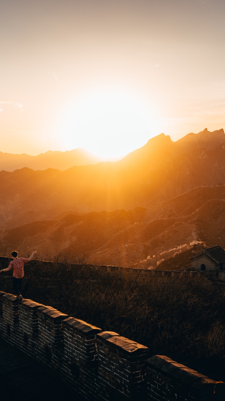 Обои свет, природный ландшафт, закат, солнце, гора в разрешении 720x1280