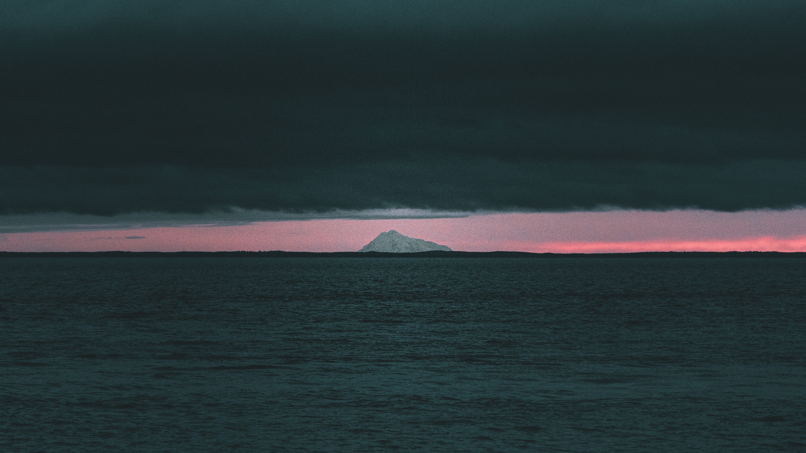 Обои горизонт, кучевое облако, море, ветровая волна, облако в разрешении 2560x1440