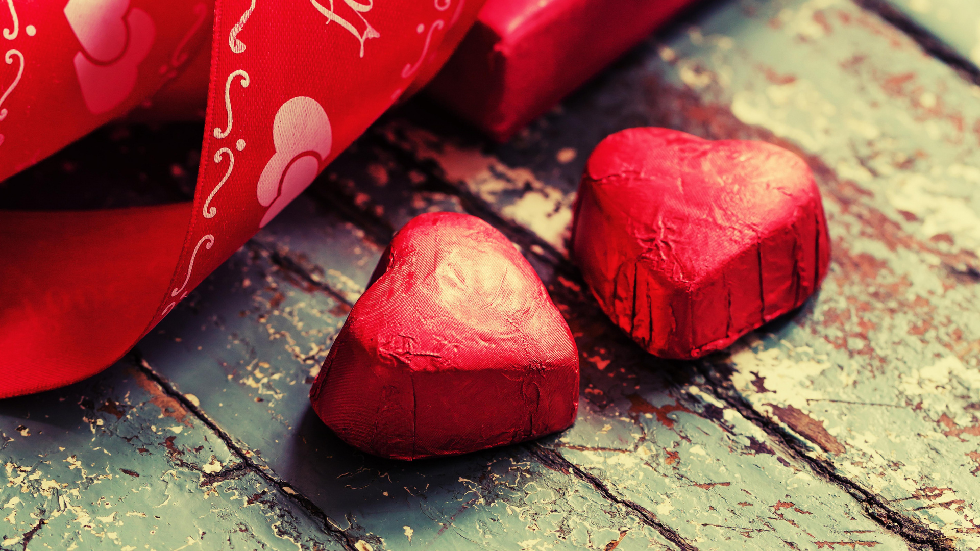 Обои крупный план, Венера с Меркурием и Купидоном, живопись, красный цвет, сердце в разрешении 1920x1080