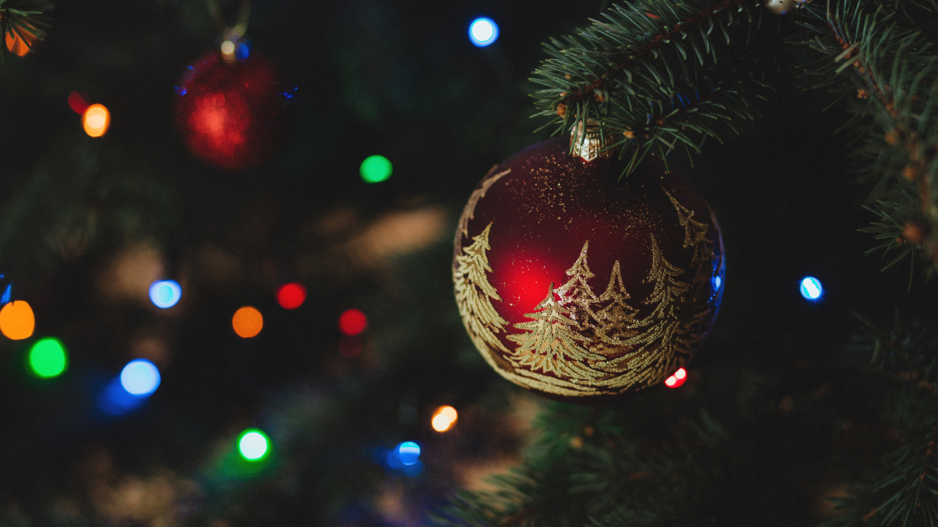 Обои Рождественский день, Рождественские украшения, рождественский орнамент, елка, дерево в разрешении 1366x768