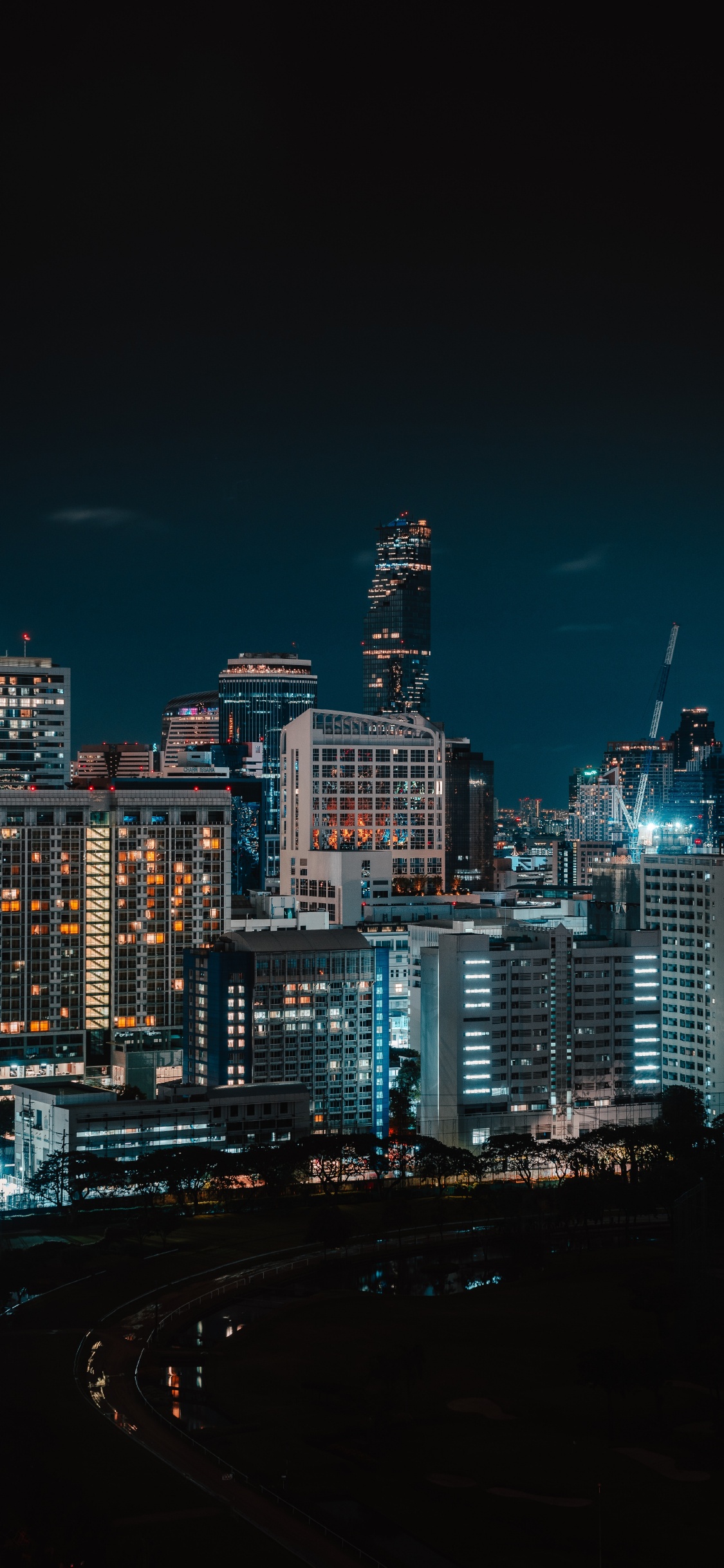 Обои город, городской пейзаж, городской район, метрополия, ночь в разрешении 1125x2436