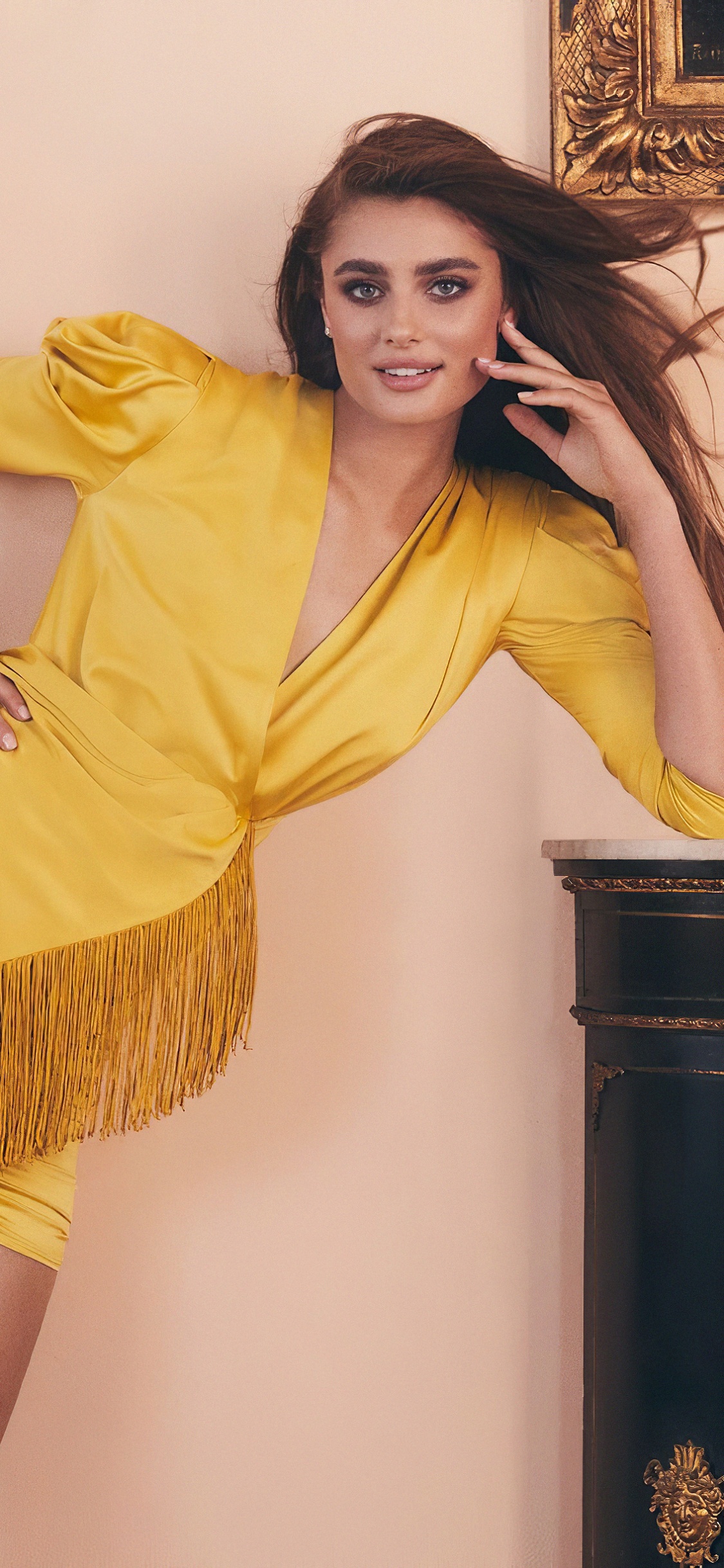 Обои ох-ох Тейлор Хилл, платье, Тейлор Хилл, официальная одежда, прическа в разрешении 1125x2436