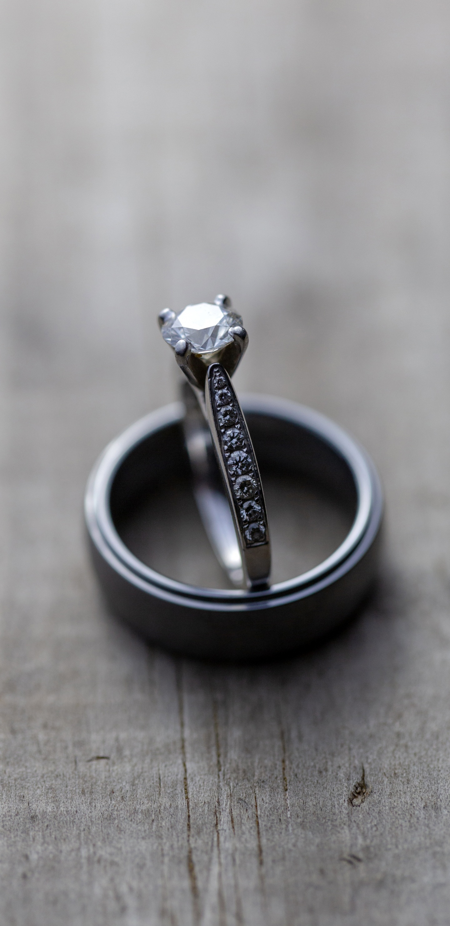 Обои обручальное кольцо, кольцо, алмаз, золото, свадьба в разрешении 1440x2960