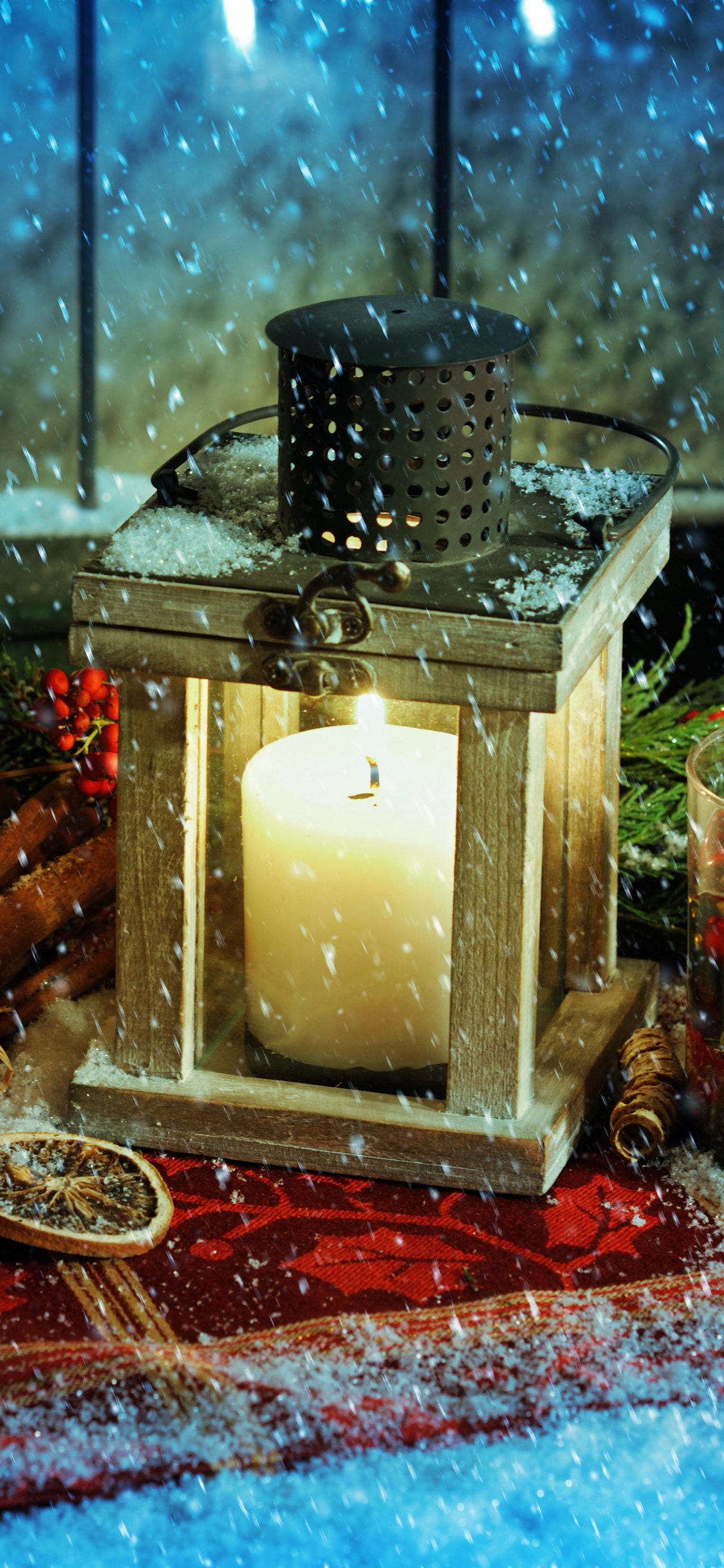 Обои Рождественский день, Рождество, натюрморт, Рождественские украшения, Рождественская музыка в разрешении 1125x2436