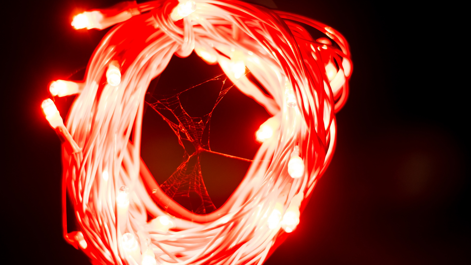 Обои красный цвет, свет, освещение, дизайн, круг в разрешении 1920x1080