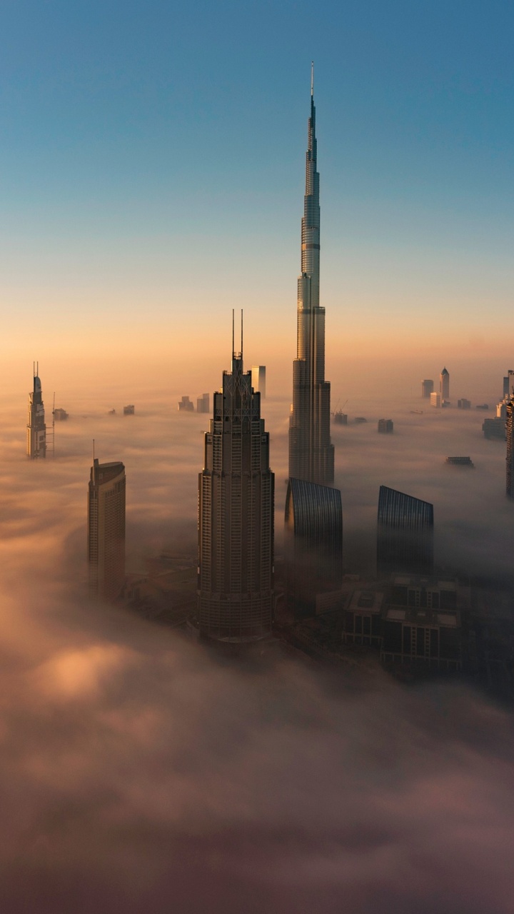 Обои небоскреб, утро, городской пейзаж, атмосфера, метрополия в разрешении 720x1280