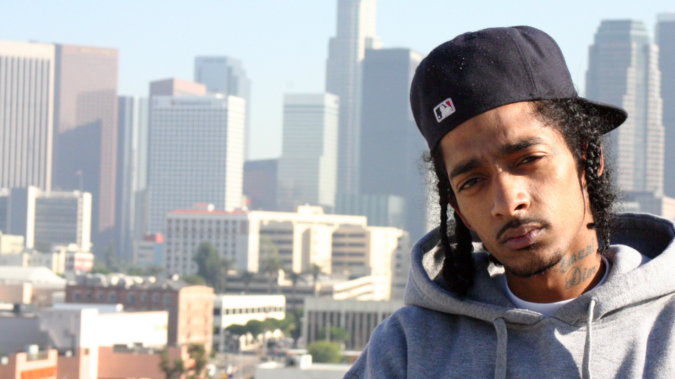 Обои головной убор, город, шапка, круглая шапочка, музыка в разрешении 1366x768