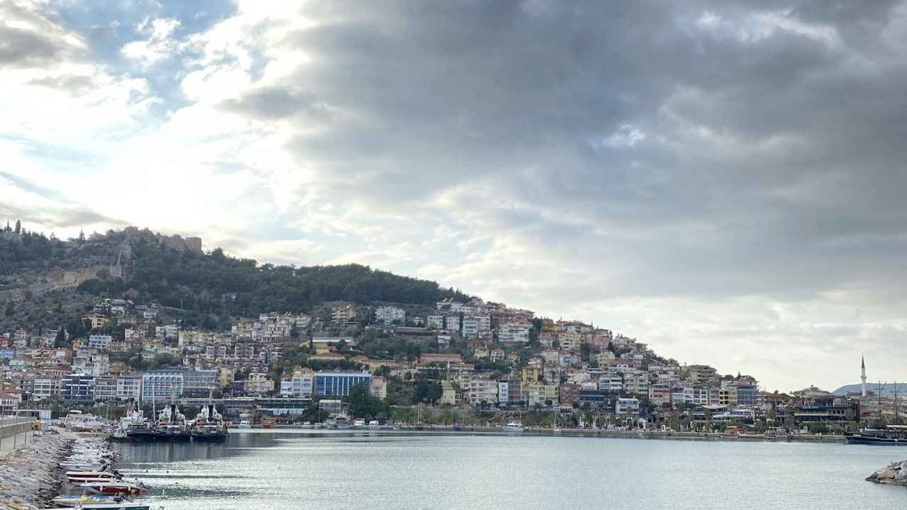 Обои облако, вода, гидроресурсы, лодка, растение в разрешении 1280x720