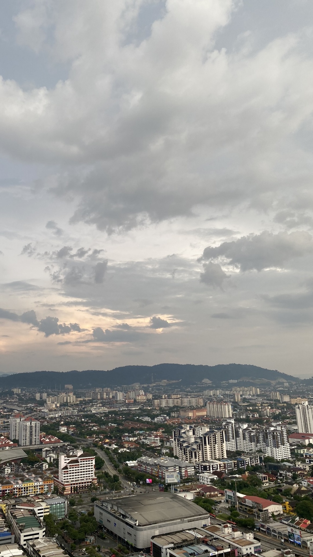 Обои облако, жилой район, городской район, соседство, город в разрешении 1080x1920