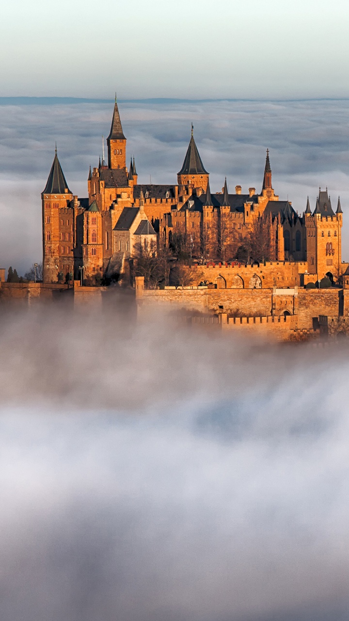 Обои замок гогенцоллерн, замок, облако, небо, Замок Мальборк в разрешении 720x1280