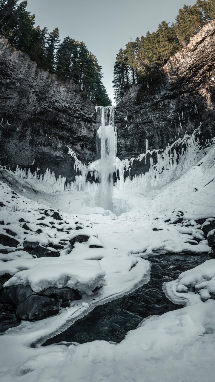 Обои водопад, природа, вода, зима, снег в разрешении 720x1280