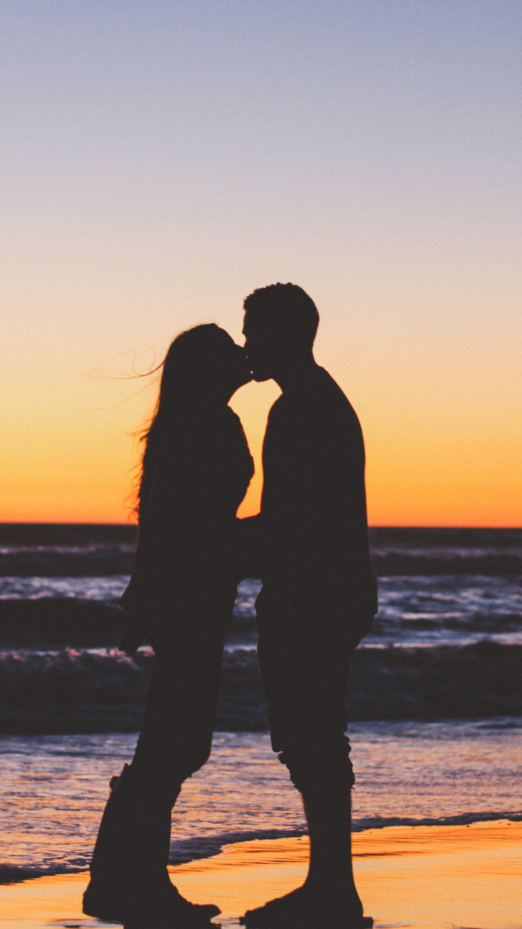 Обои роман, Люди в природе, горизонт, пляж, закат в разрешении 750x1334