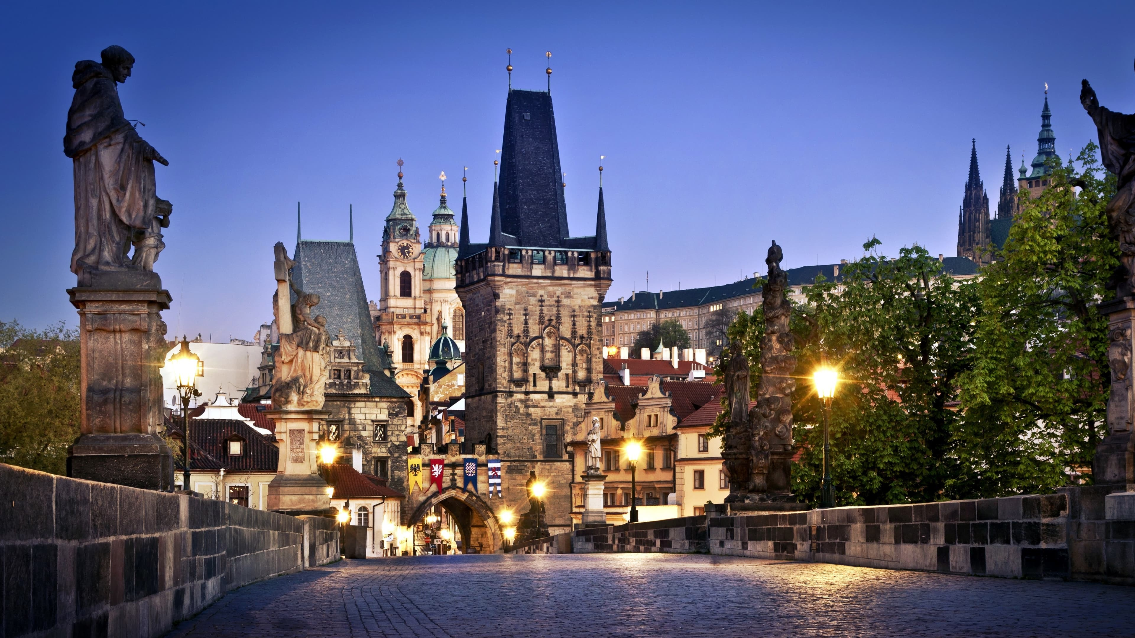 Обои Карлов мост, Пражский град, ориентир, городок, ночь в разрешении 3840x2160