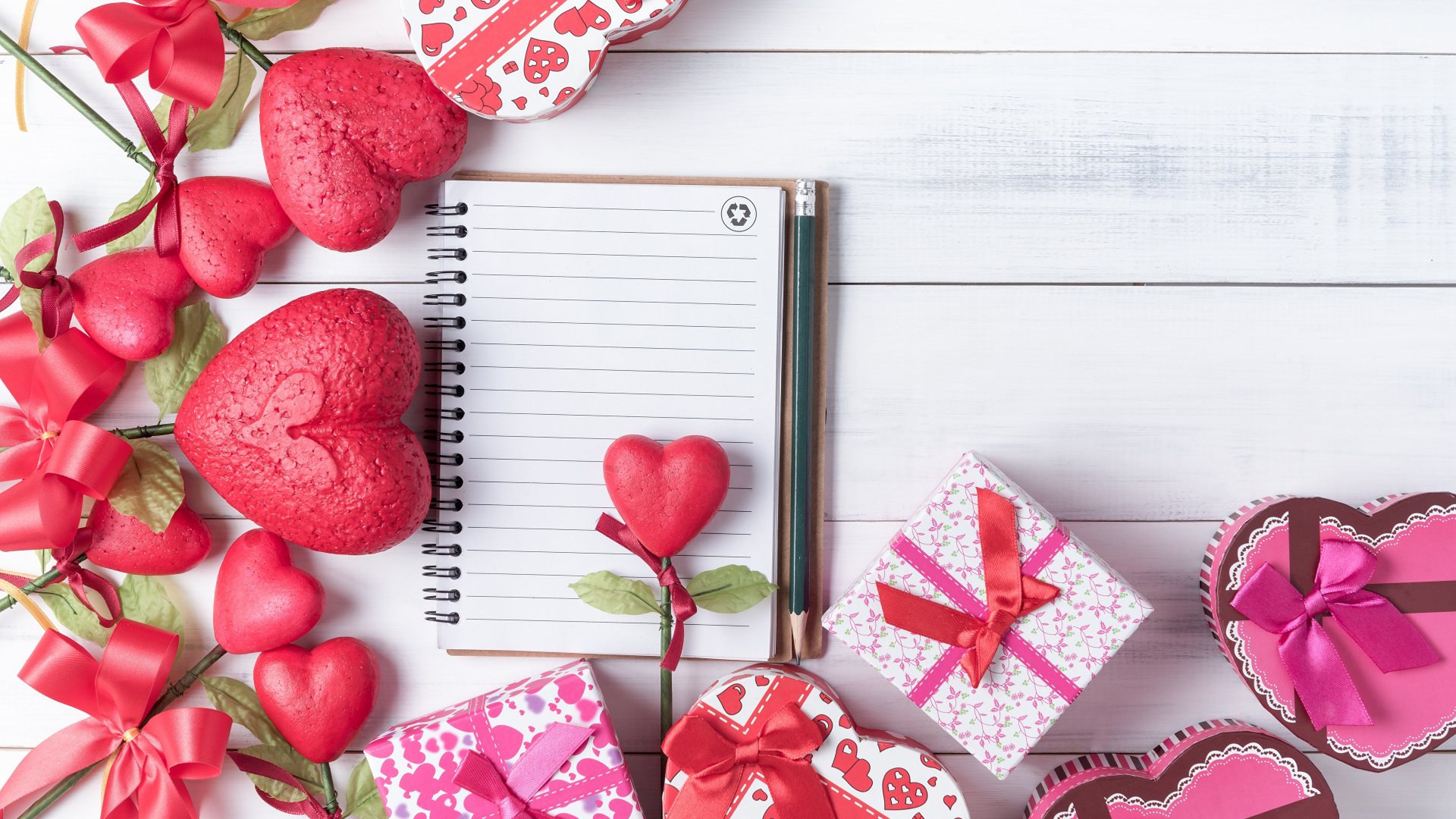 Обои День Святого Валентина, сердце, подарок, лепесток, цветок в разрешении 1920x1080