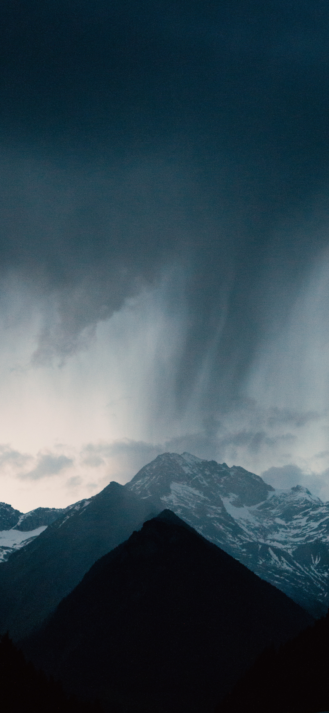 Обои дождь, ios, облако, атмосфера, гора в разрешении 1125x2436