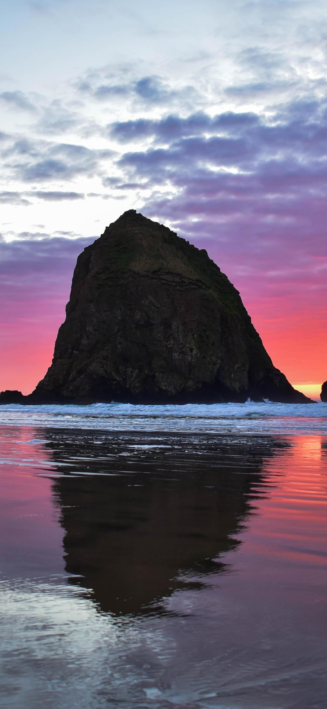 Обои Хейстек Рок, побережье штата Орегон, Пляж Пфайффер, пляж, море в разрешении 1242x2688