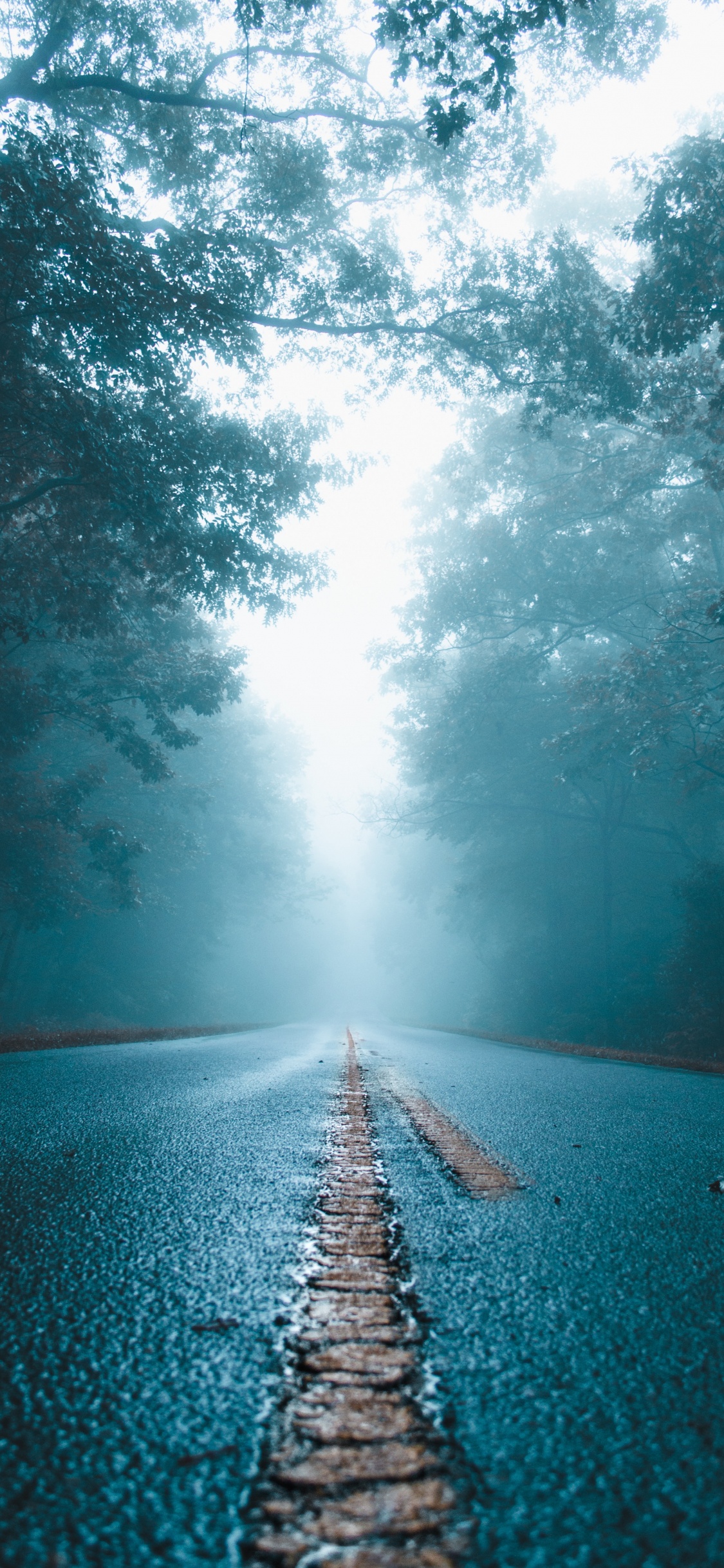 Обои синий, вода, природа, природный ландшафт, свет в разрешении 1125x2436