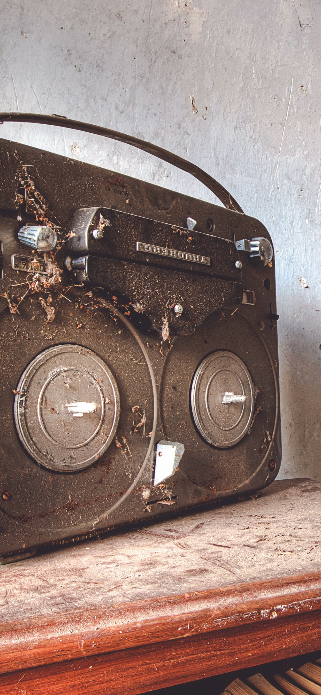 Обои битпорте, Техника дома в разрешении 1242x2688