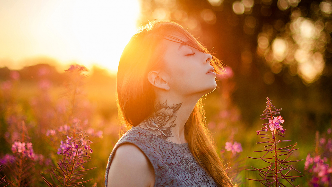 Обои тату, Люди в природе, волосы, природа, солнечный свет в разрешении 1366x768