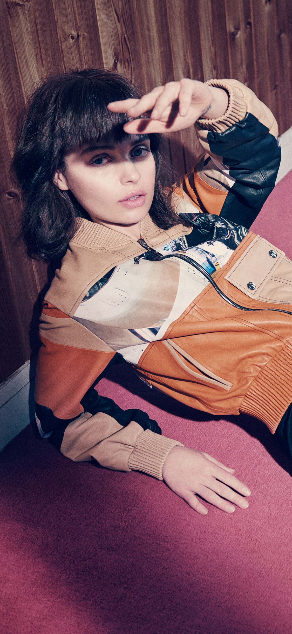 Обои красота, нога, фэшн, бедра, рука в разрешении 1125x2436