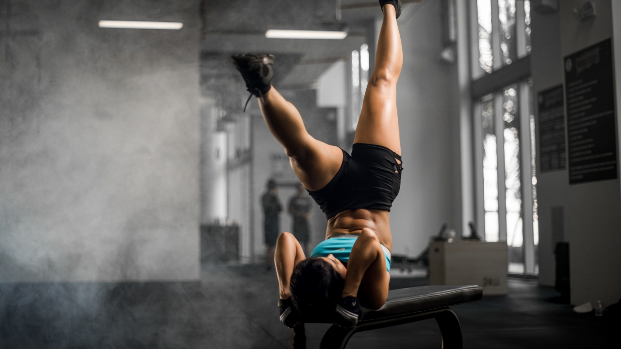 Обои фитнесс центр, упражнение, силовая тренировка, физическая подготовка, гимнастика в разрешении 1280x720