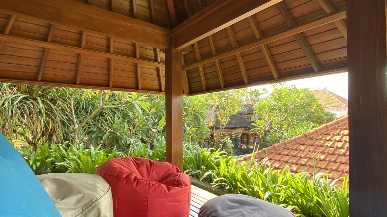 Обои недвижимость, крыша, древесина, потолок, полутона и оттенки в разрешении 1280x720