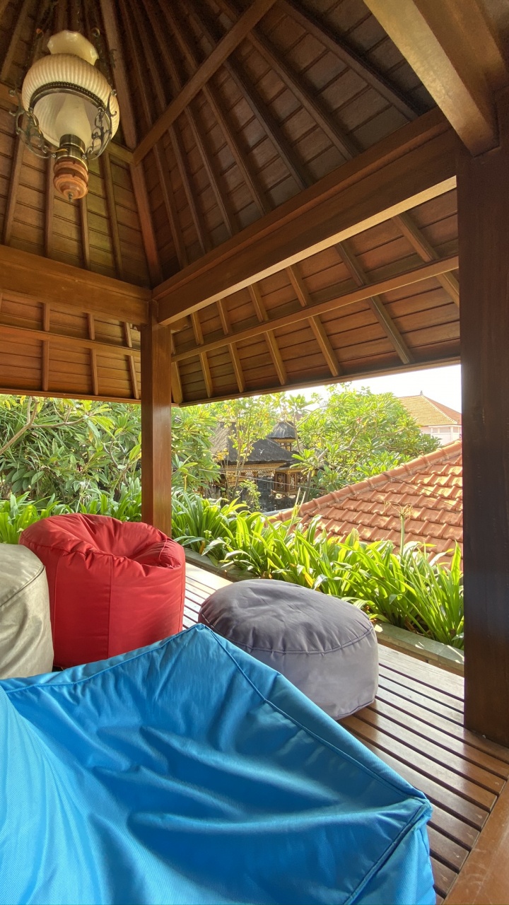 Обои недвижимость, крыша, древесина, потолок, полутона и оттенки в разрешении 720x1280