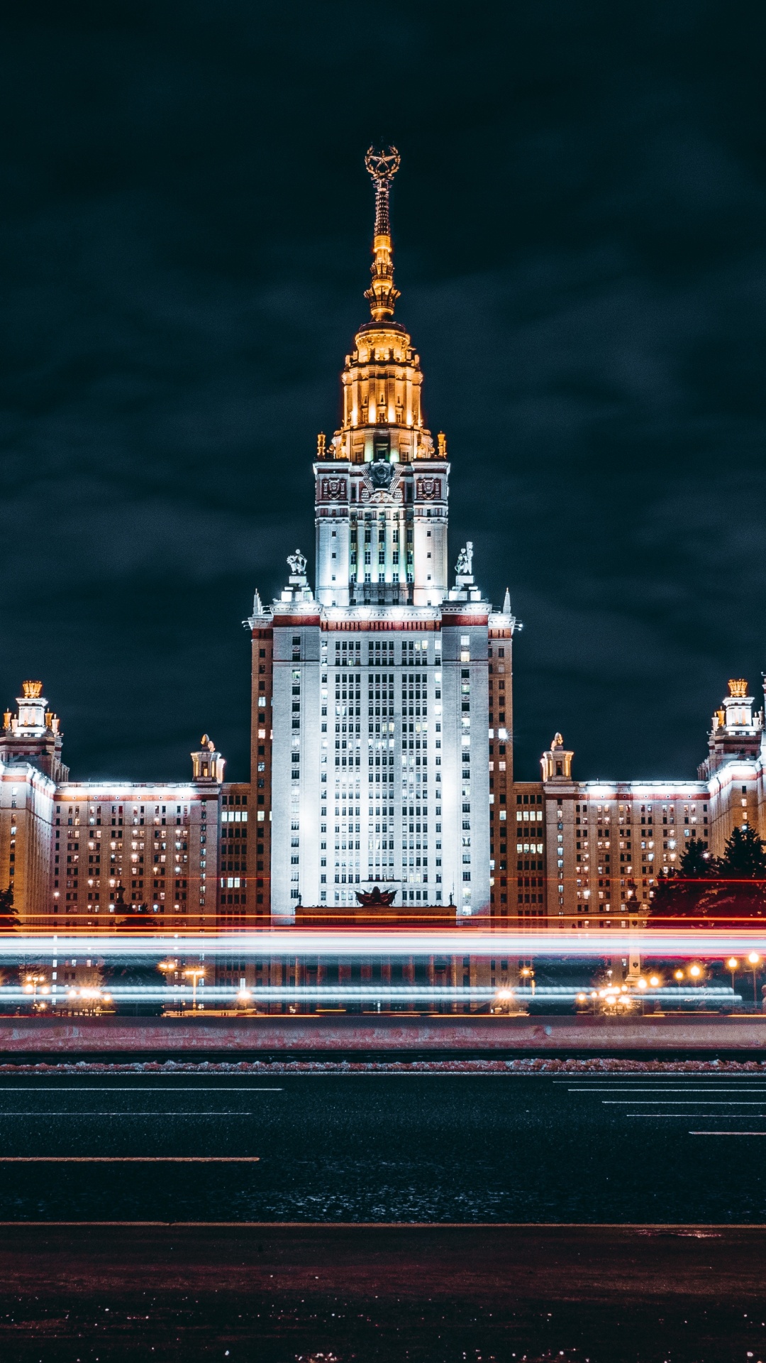Обои Московский государственный университет, ориентир, ночь, город, городской район в разрешении 1080x1920
