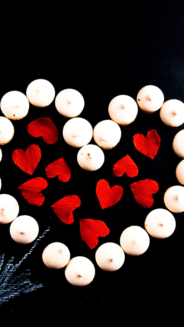 Обои браслет, ожерелье, шарик, ювелирные изделия, сердце в разрешении 720x1280