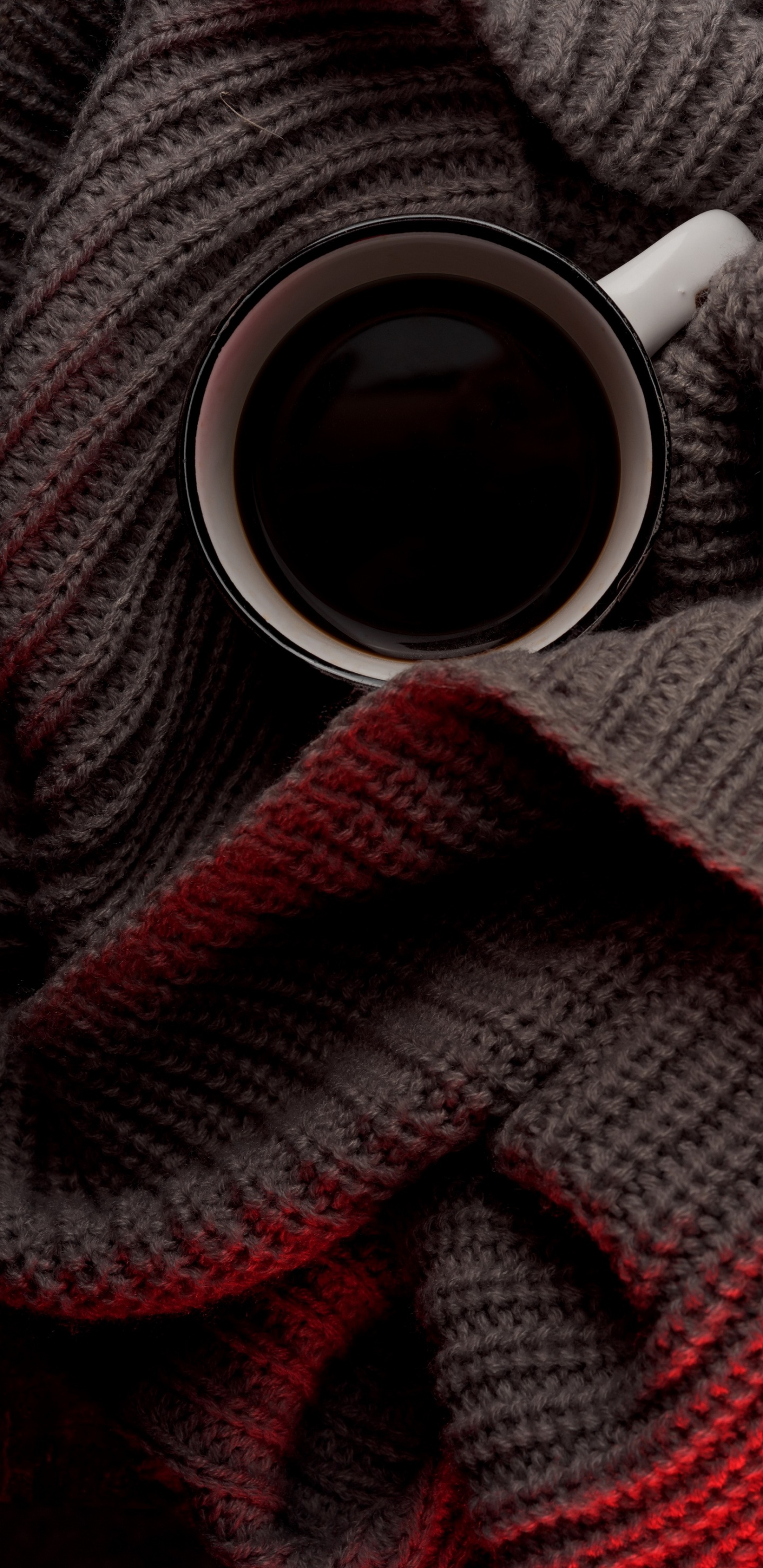 Обои посуда, чашка, кофейная чашка, рукав, ткань в разрешении 1440x2960