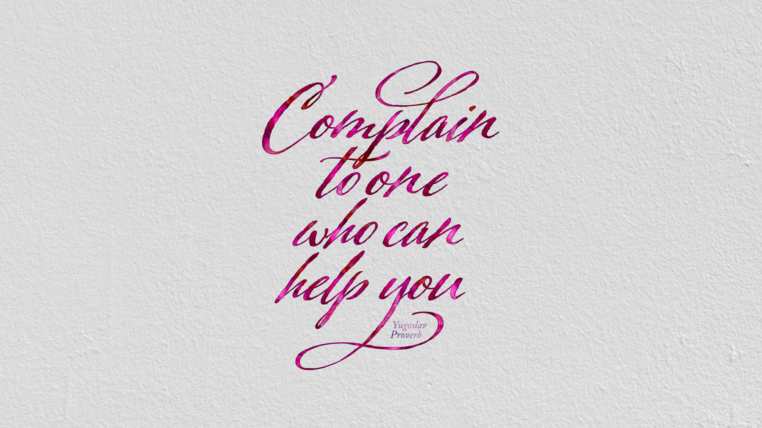 Обои каллиграфия, лого, почерк, розовый, текст в разрешении 2560x1440