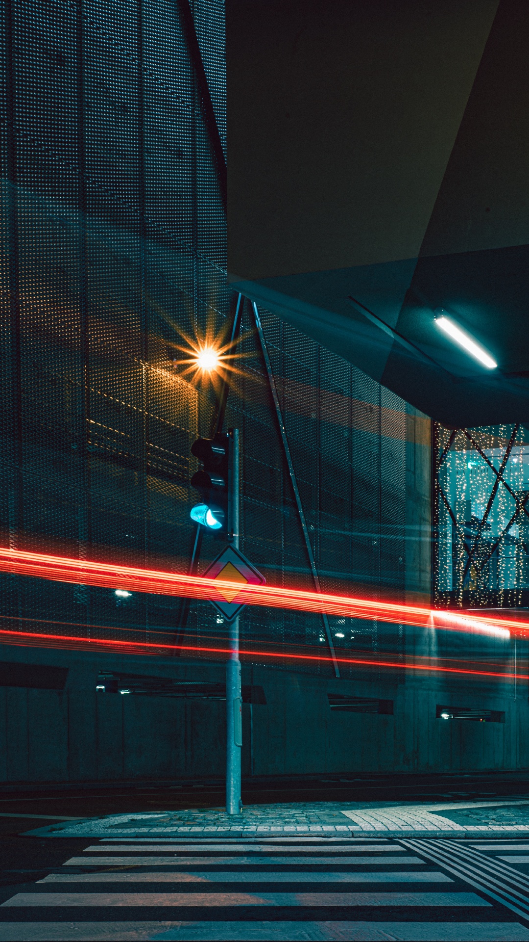 Обои красный цвет, освещение, синий, отражение, небо в разрешении 1080x1920