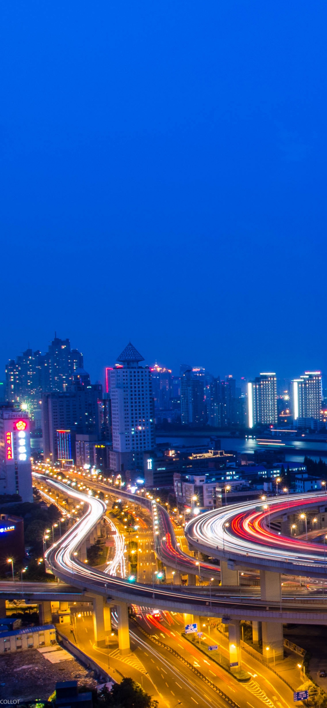 Обои Мост Нанпу, мост, городской пейзаж, синий, городской район в разрешении 1125x2436