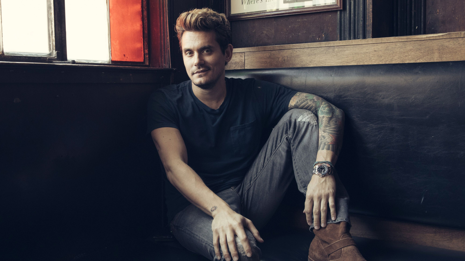 Обои рука, человек, мужской, обувь, прохлада в разрешении 1920x1080