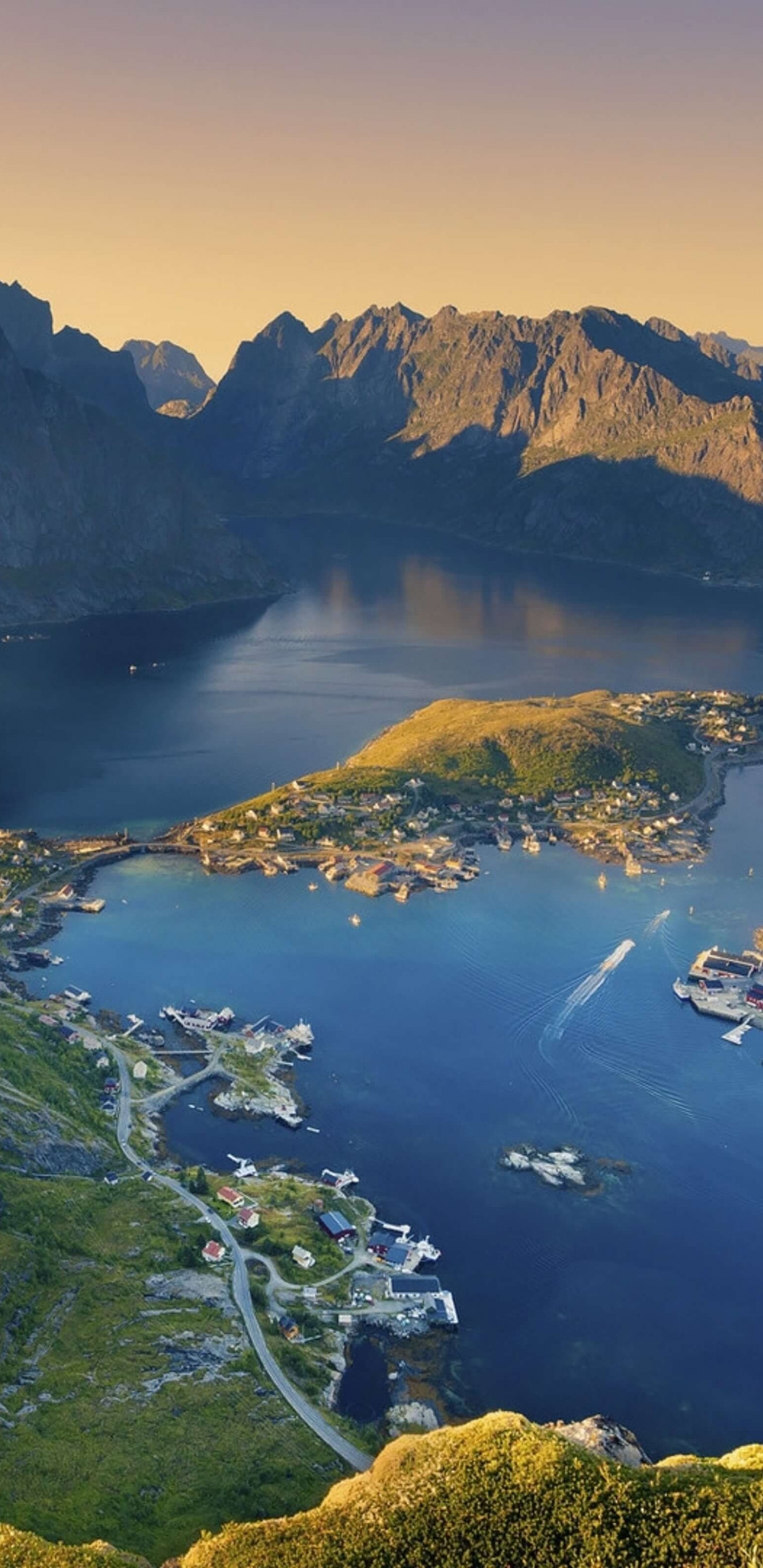 Обои Лофотен, гора, природа, фьорд, озеро в разрешении 1440x2960