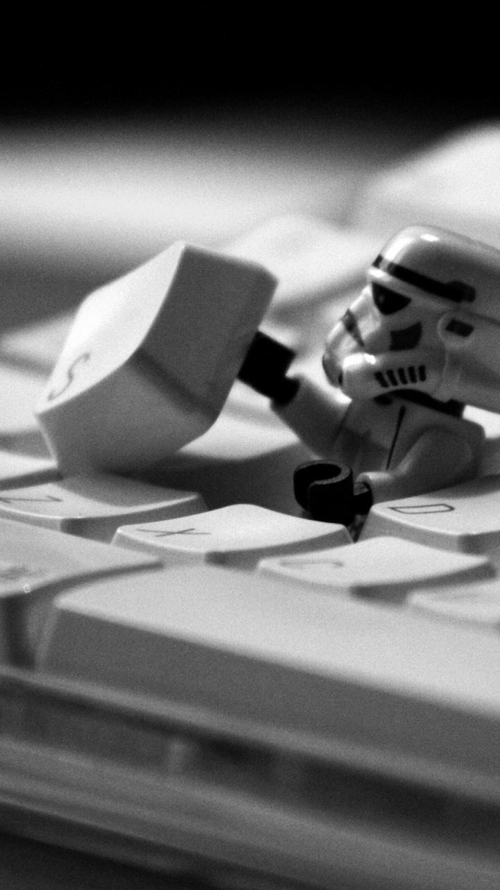 Обои крупный план, черно-белая фотография, крупным планом, клавиатура, монохромный режим в разрешении 720x1280