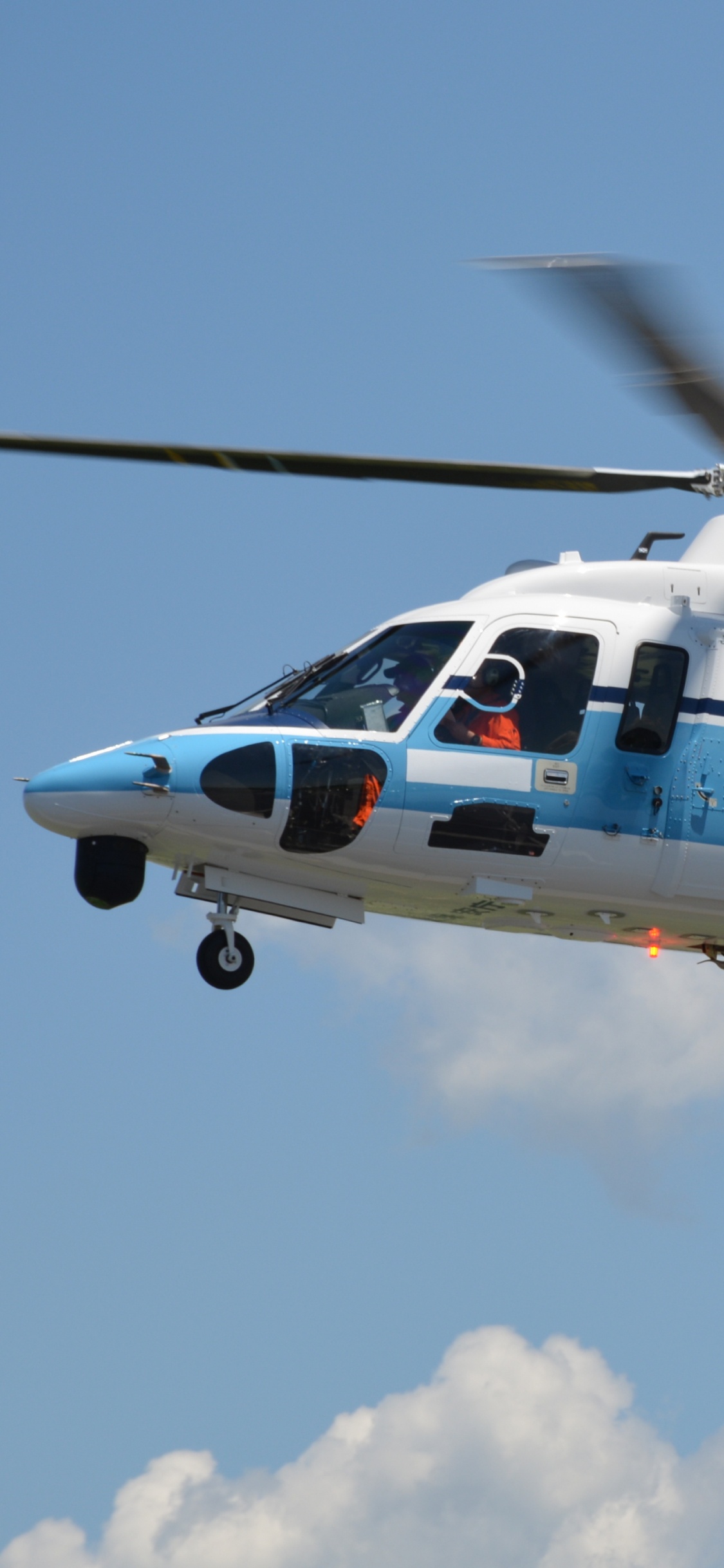 Обои авиация, винтокрылая машина, полет, аэрокосмическая техника, небо в разрешении 1125x2436